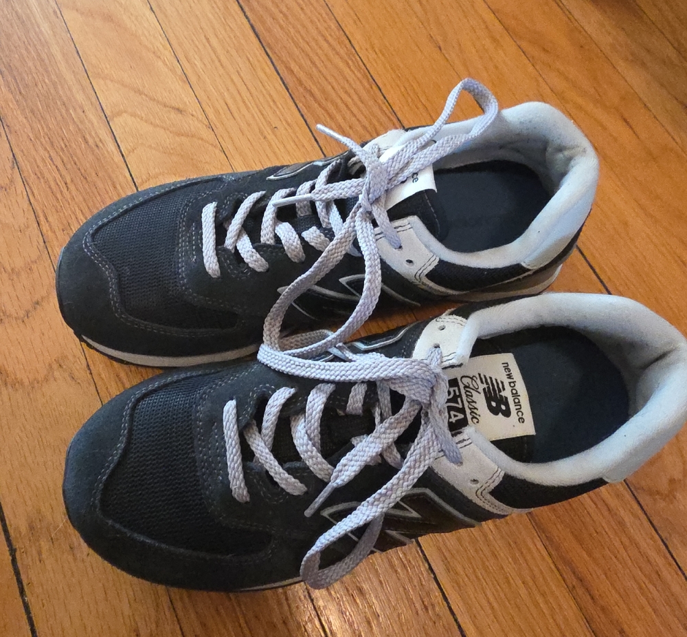 New Balance Navy and White Lace-Up Sneakers Size 10